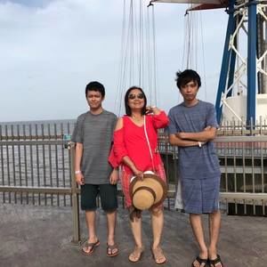 Meet your Posher, Aye